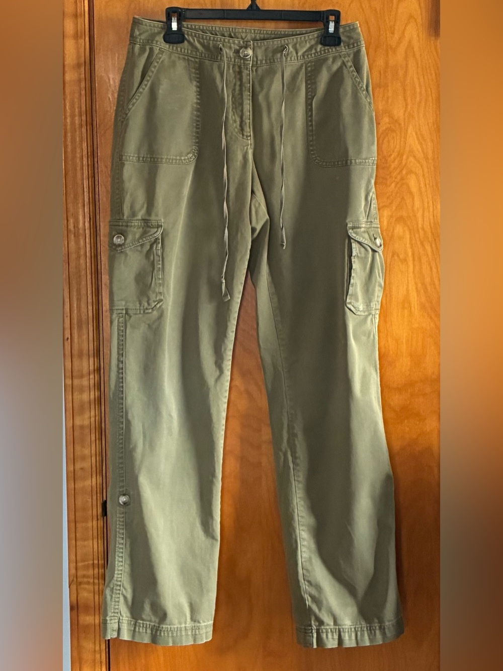 LL Bean Women’s Favorite Fit Olive Green Convertible Cargo Pants - Size 6 Tall